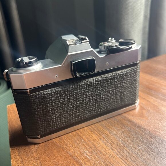 Pentax K1000 Body (No Lens) - Picture 2 of 2